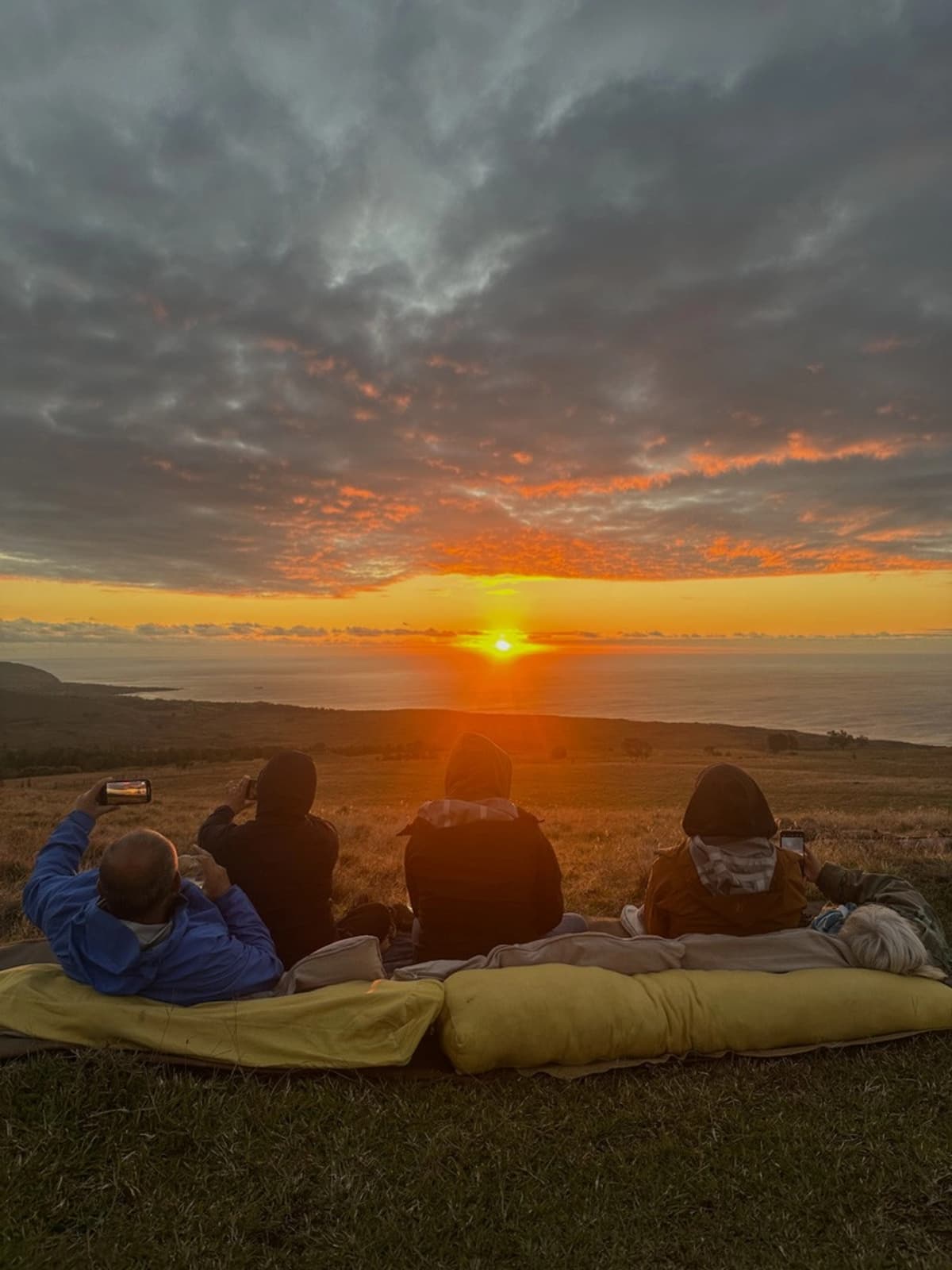 Tour privado en la Cima de Rapa Nui: Atardecer desde Maunga Terevaka