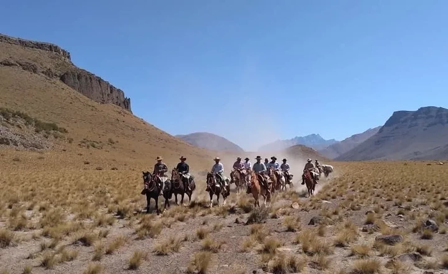 Cabalgata al Avión de los Uruguayos en Mendoza desde Malargüe