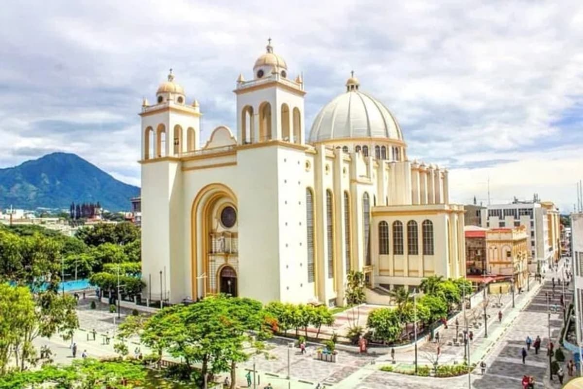 Tour Full Day San Salvador City