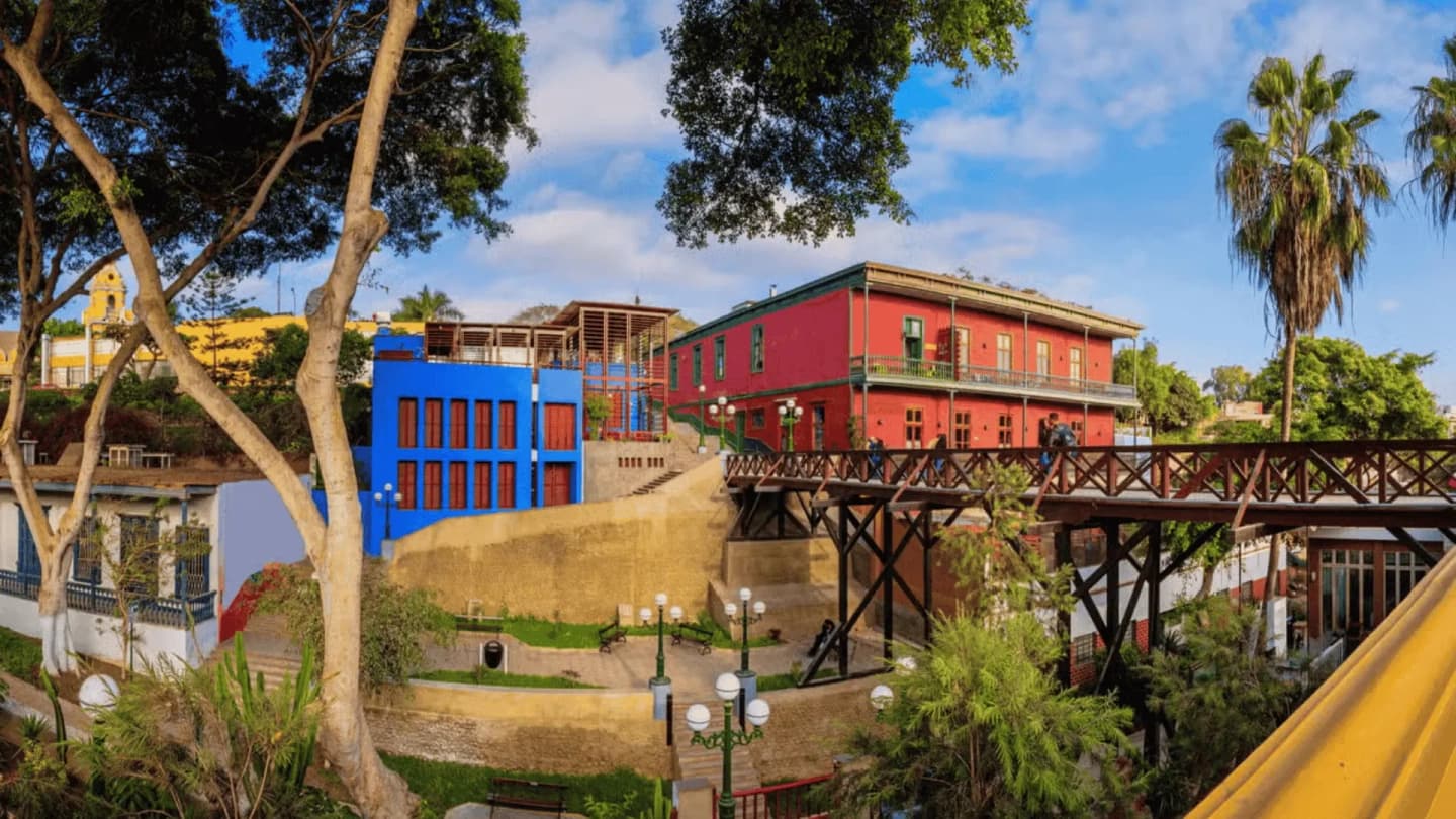Full Tour of Lima with Callao, Barranco and Magic Circuit