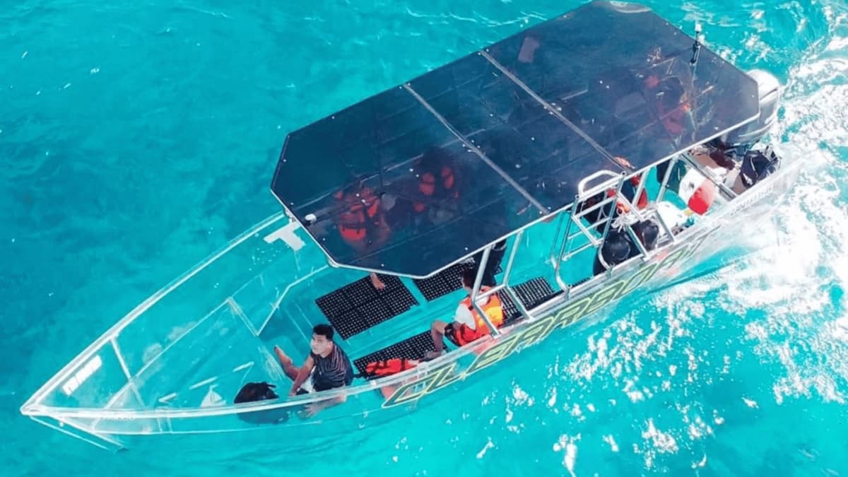 Glass Boat Tour on Laguna Nichupté in Cancún