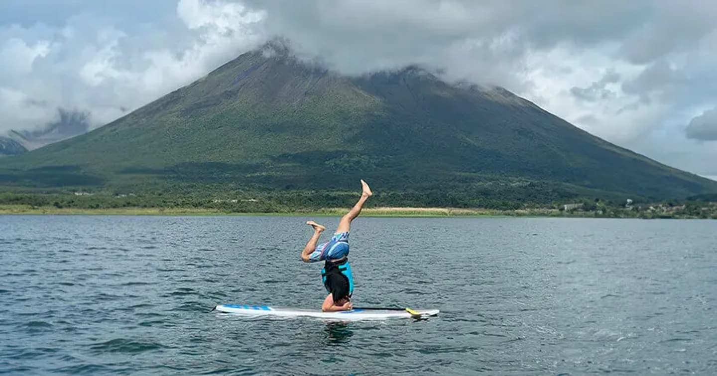 Stand Up Paddle en el Lago Arenal desde la Fortuna