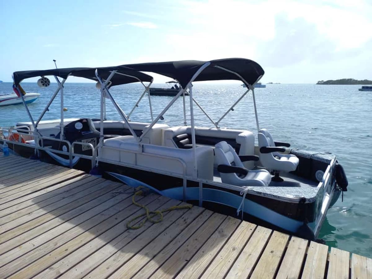 Alquiler de pontón privado en San Andrés Islas por la bahía
