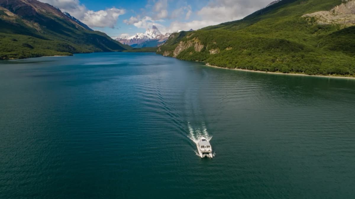 Navegación y Trekking Dos Glaciares y Vespignani