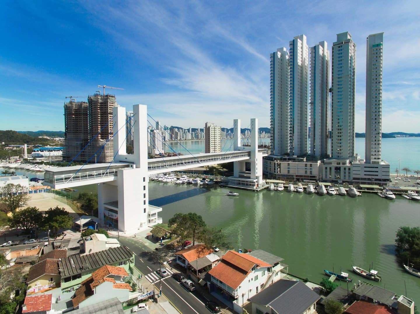 City Tour through Balneário Camboriú with guide and transportation