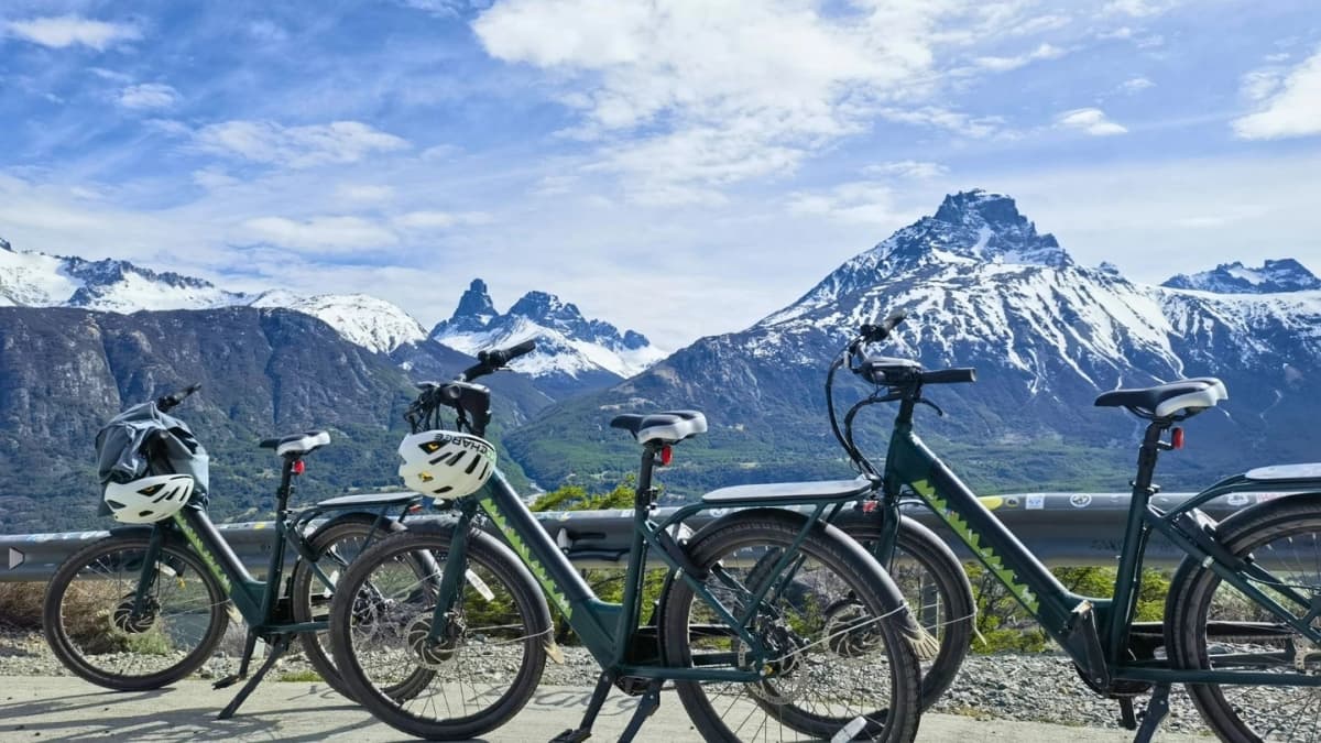 Tour Guiado en eBike por Cerro Castillo: Explora la patagonia