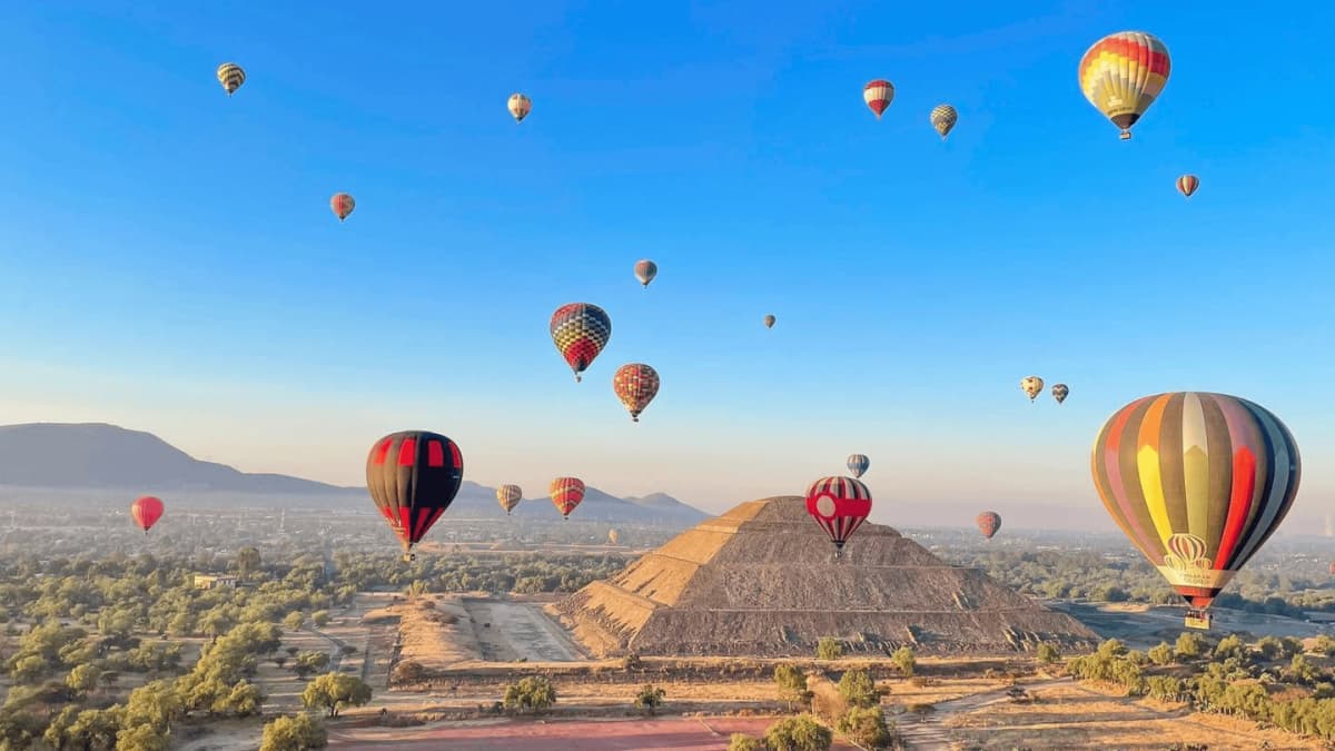 Vuelo en globo sobre Teotihuacán al amanecer