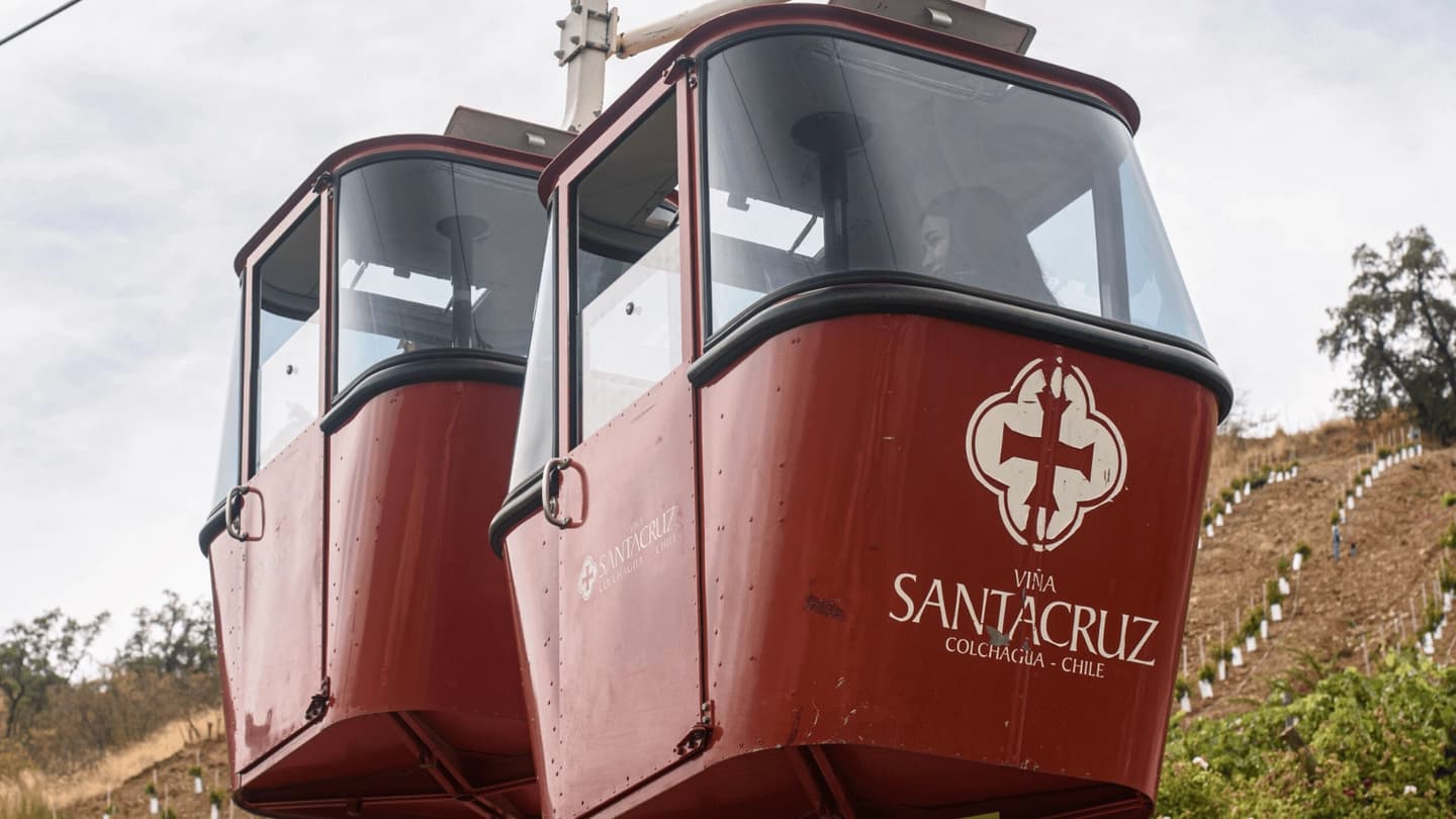Tour Grandes Vinos con visita al teleférico en Viña Santa Cruz 