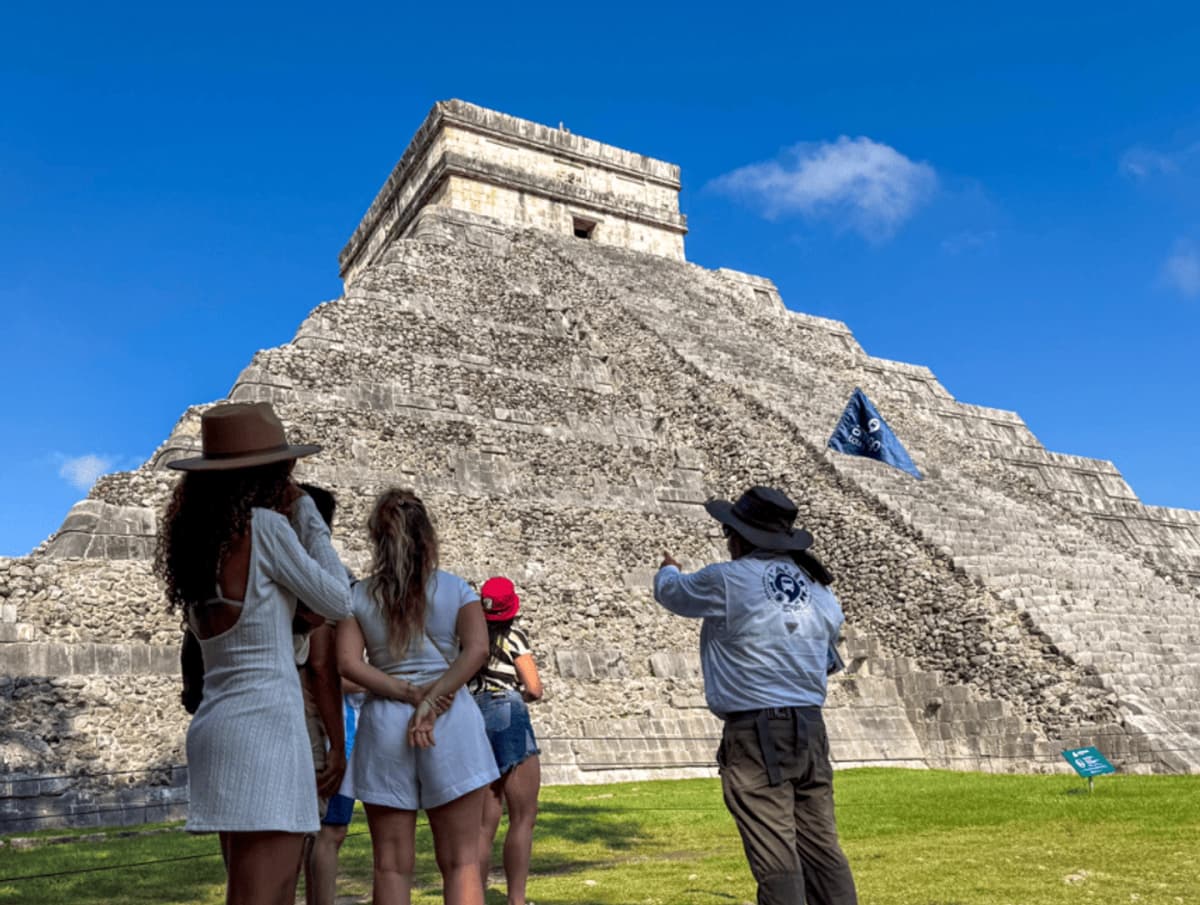 Tour a Chichén Itzá con Guía Profesional desde Cancún