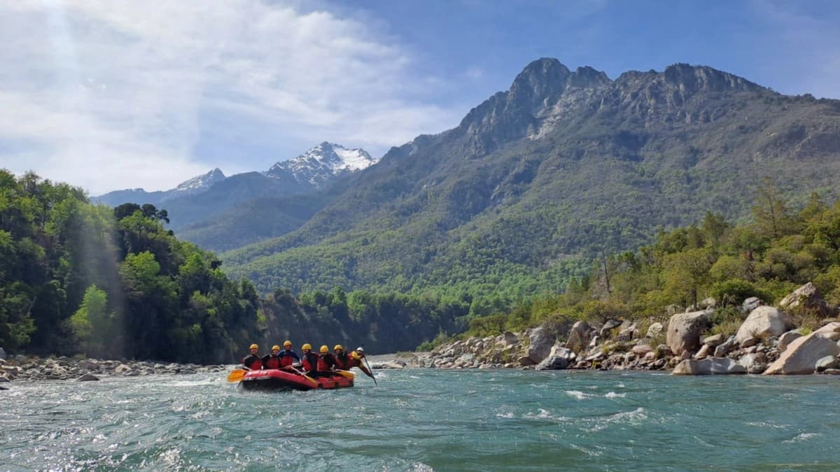 Tour de Rafting en San Fabián con Naturaleza y Adrenalina
