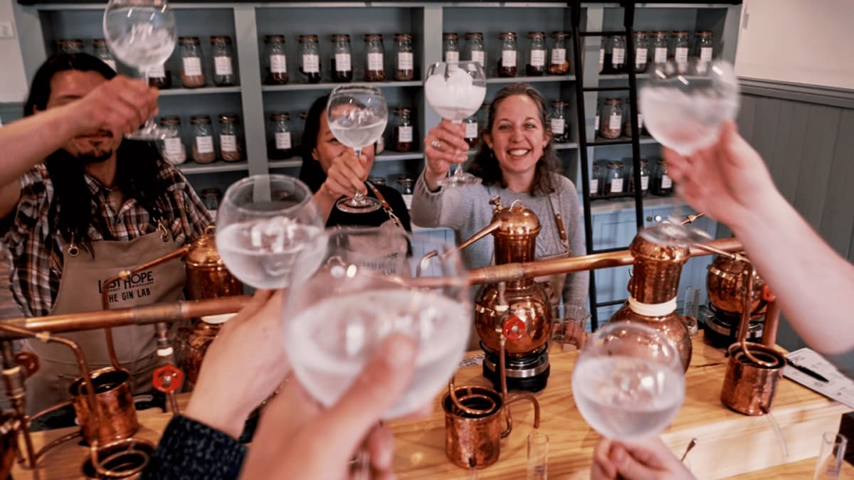 Taller para Destilar tu propio Gin en Puerto Natales