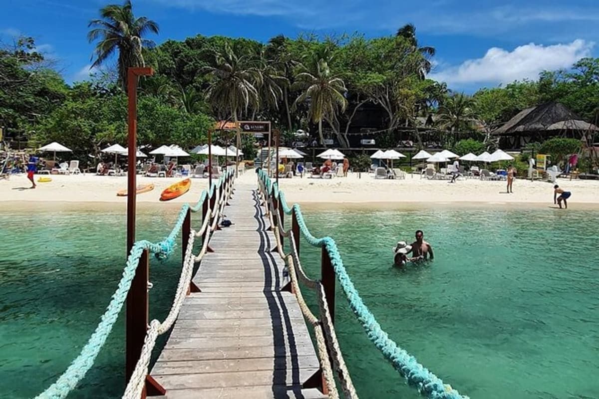 Day Trip to Isla Grande with Lunch and Open Bar from Cartagena