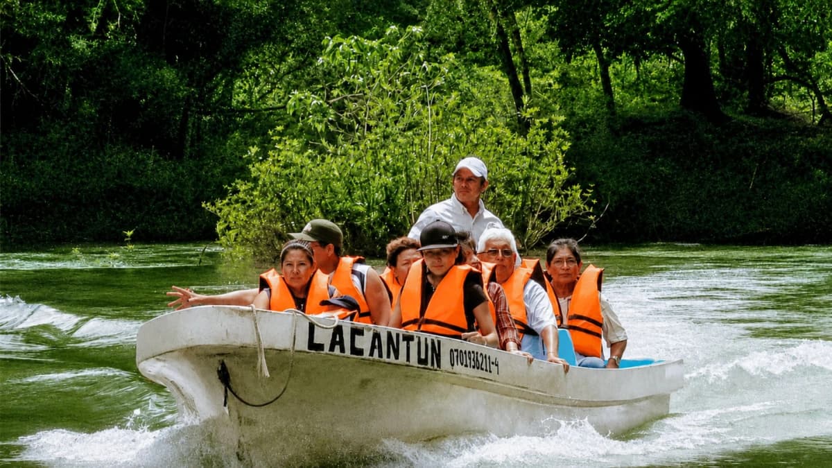 Recorrido en Lancha sobre el río Lacantún en la Selva Lacandona