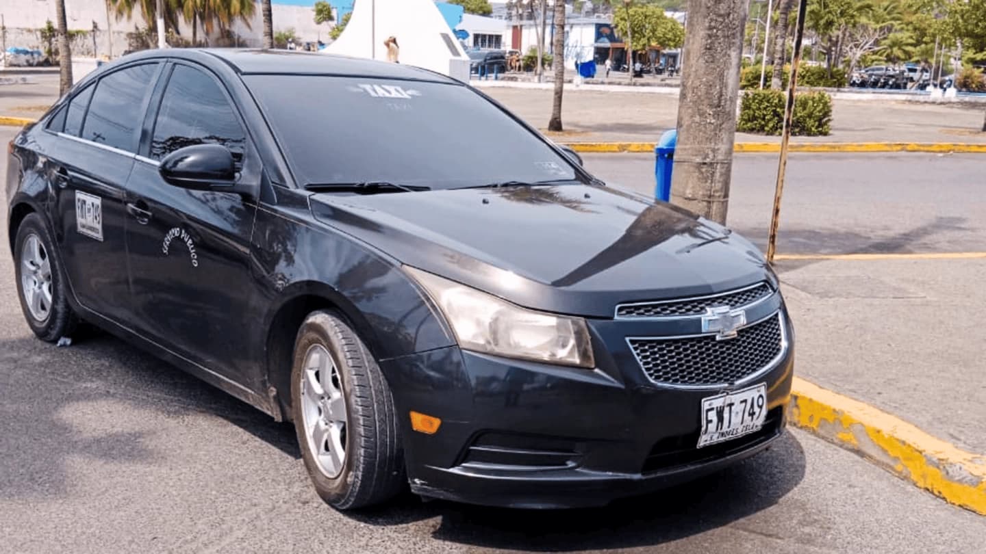 Private Transfer from Airport to Downtown Area in San Andrés