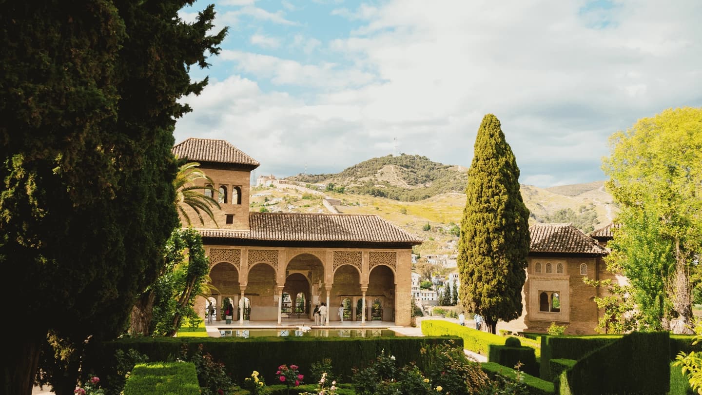 Visita guiada a la Alhambra con Palacios Nazaríes desde Granada, España
