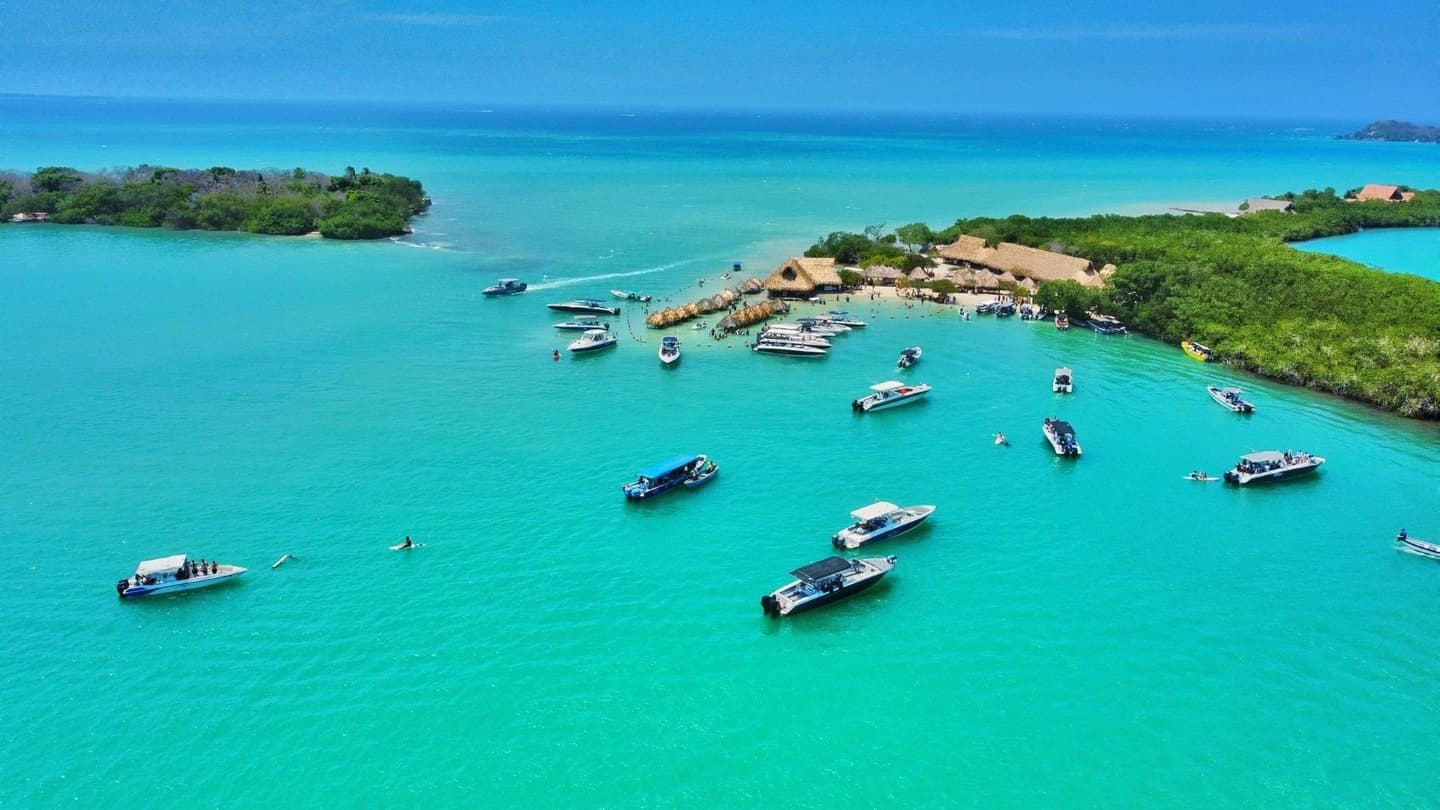 Tour VIP 5 Ilhas nas Islas del Rosario com lancha, snorkel e praias com almoço