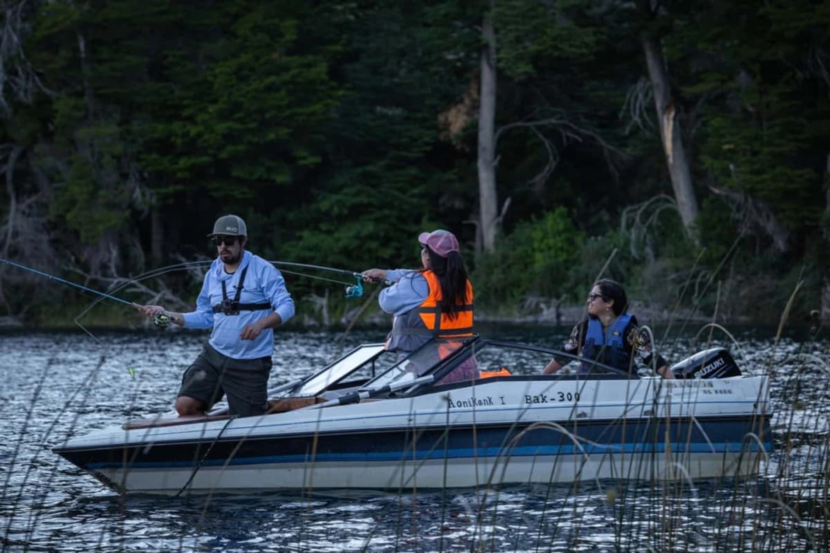 Pesca en el Río Cochrane: Navega y Pesca en la Patagonia Chilena