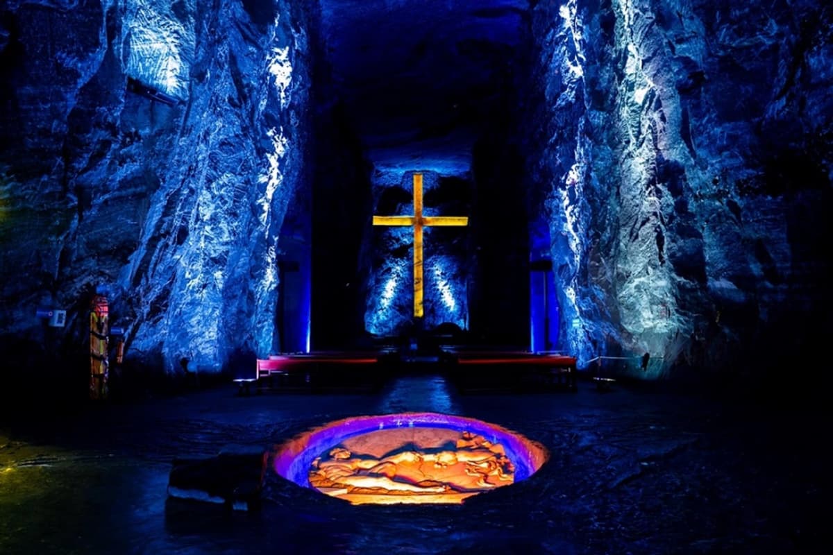Tour a la Catedral de Sal de Zipaquirá y Andrés Carne de Res desde Bogotá