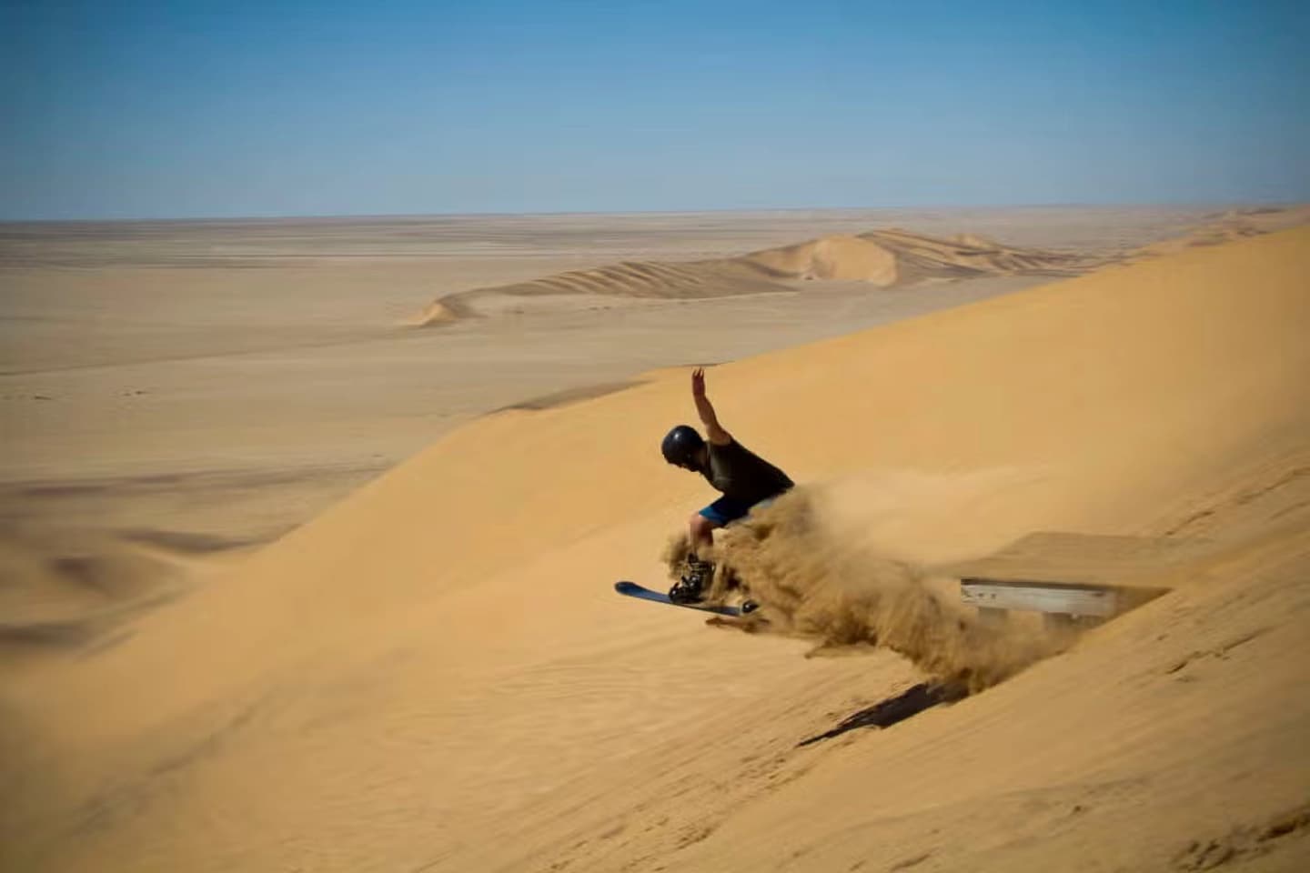 Buggy and sandboarding tour in the Usaka desert in Nazca