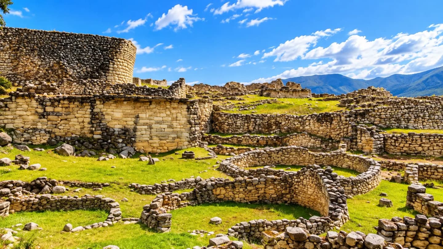 Trekking a Kuélap y El Imperio desde Chachapoyas