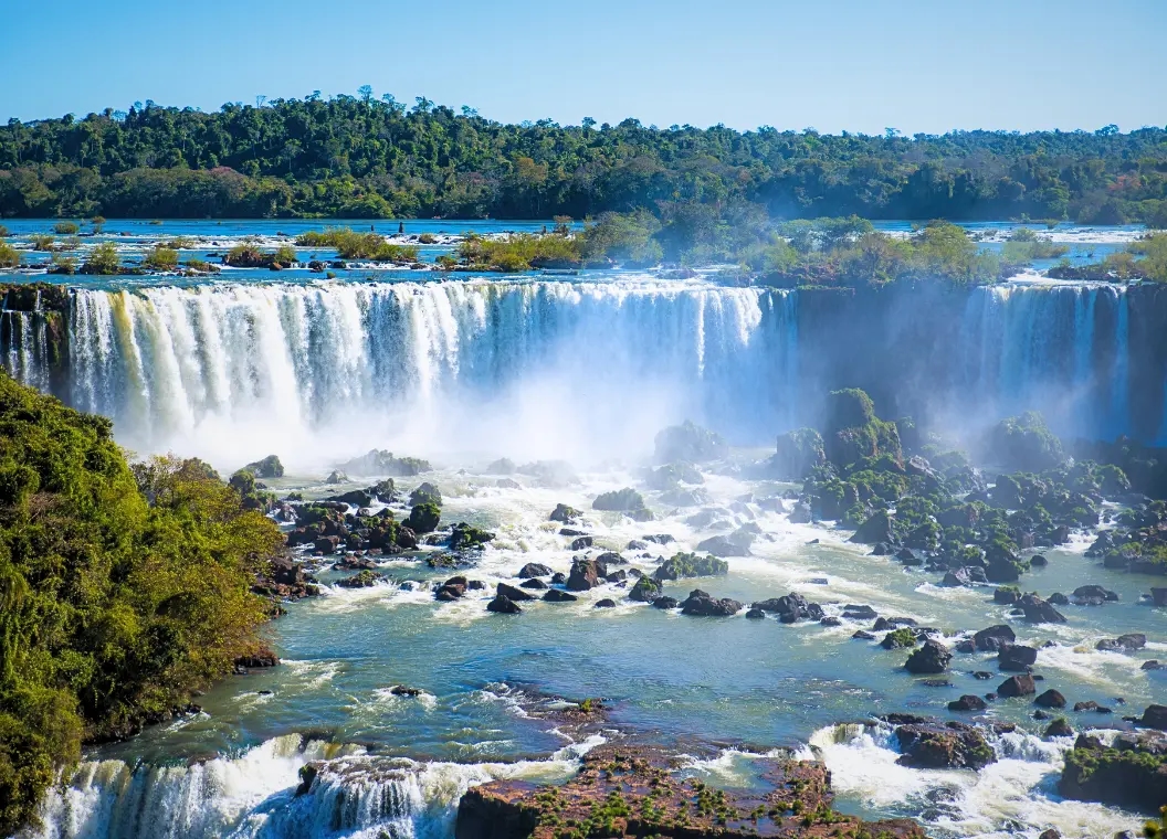 Cataratas del Iguazú: maravilla natural única en Argentina