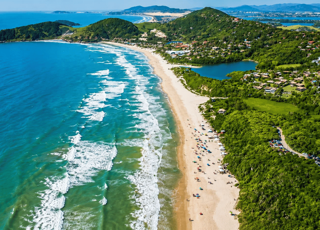 Descubre Imbituba: ballenas francas, surf y el litoral sur de Santa Catarina