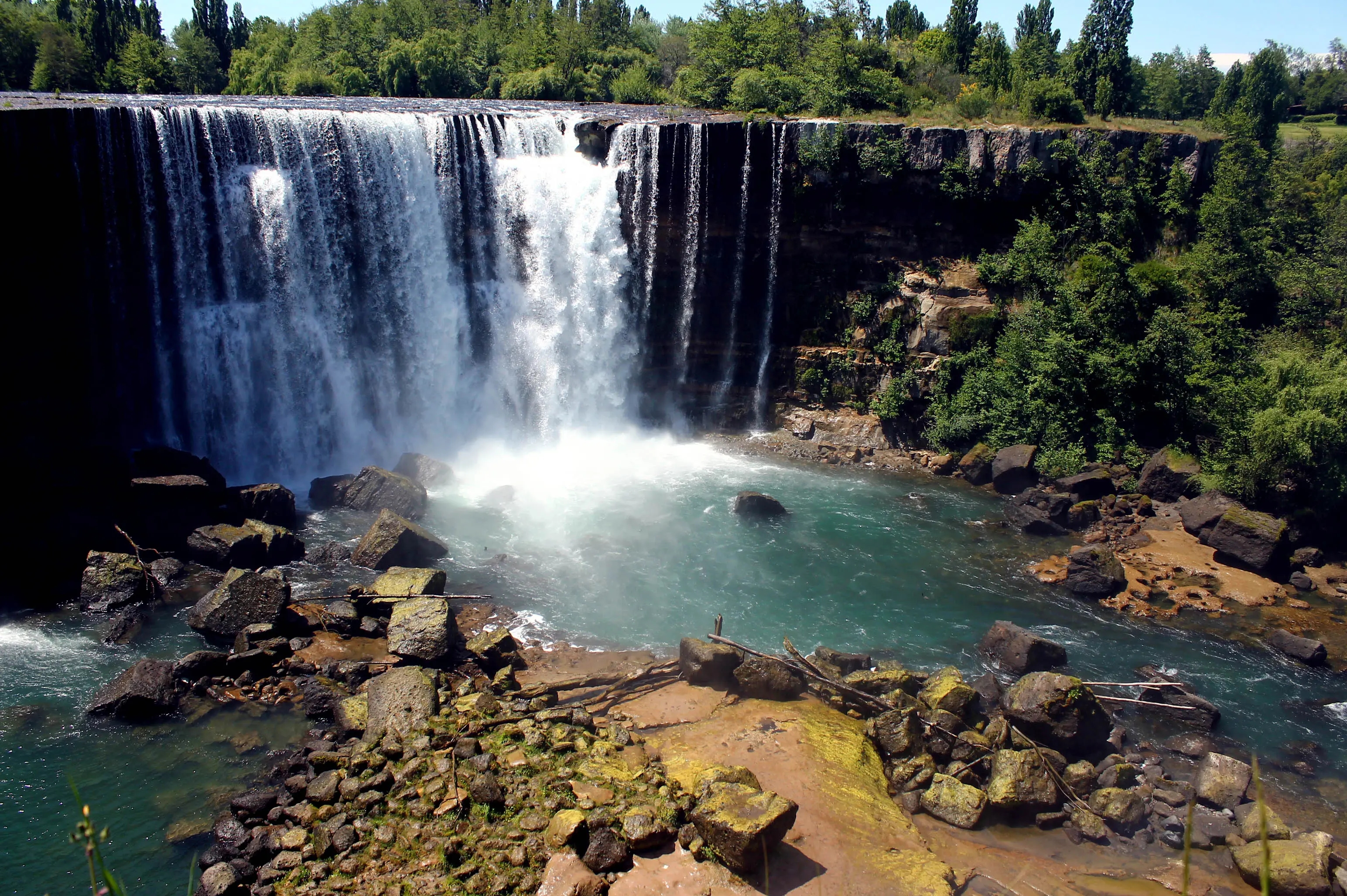 Los Ángeles: Saltos del Laja, volcanes y naturaleza en el Biobío