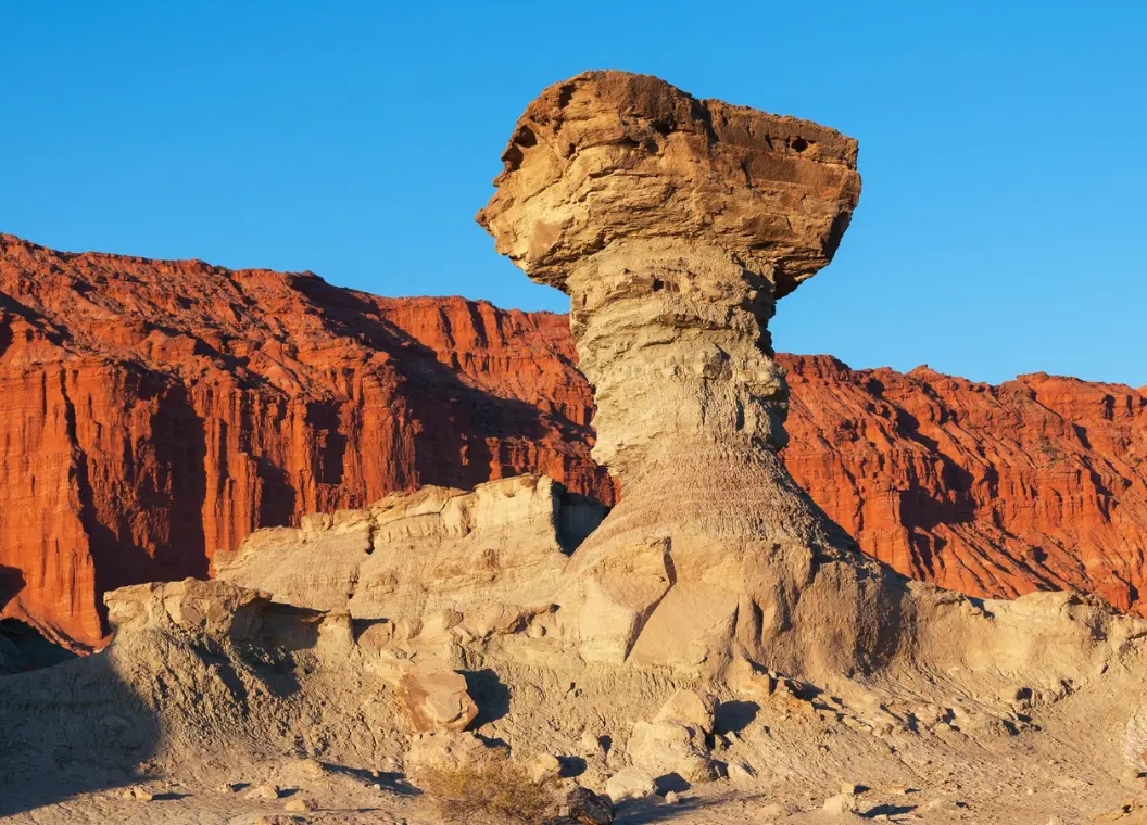 San Juan: valles áridos, bodegas de altura y el Parque Ischigualasto