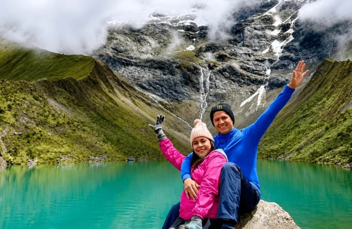 Tour Laguna Humantay desde Cusco Trekking de Alta Montaña