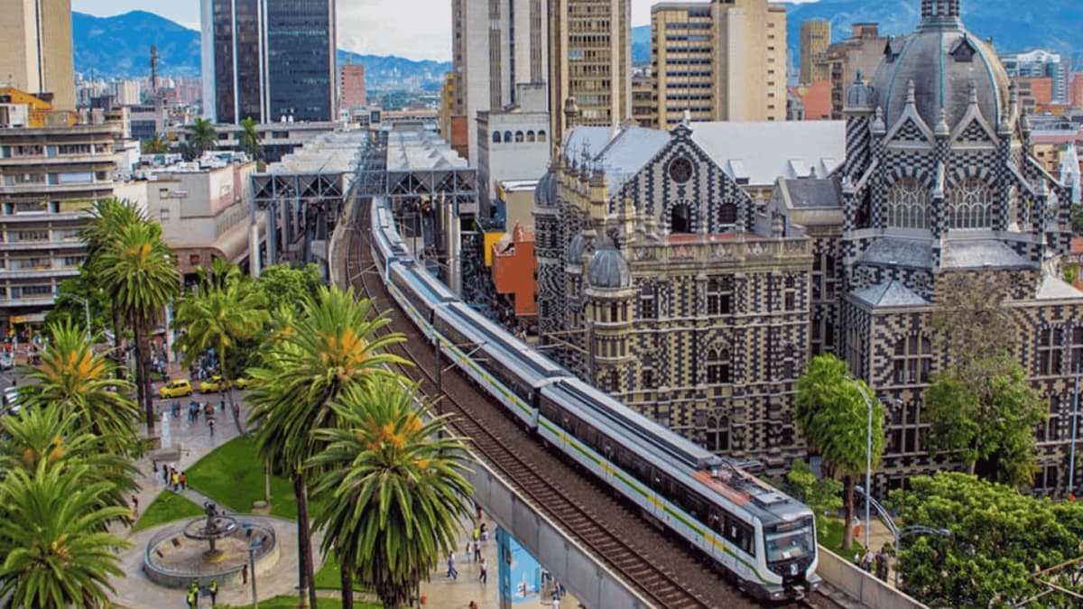 City Tour privado completo por Medellín, incluye teleférico y Comuna 13