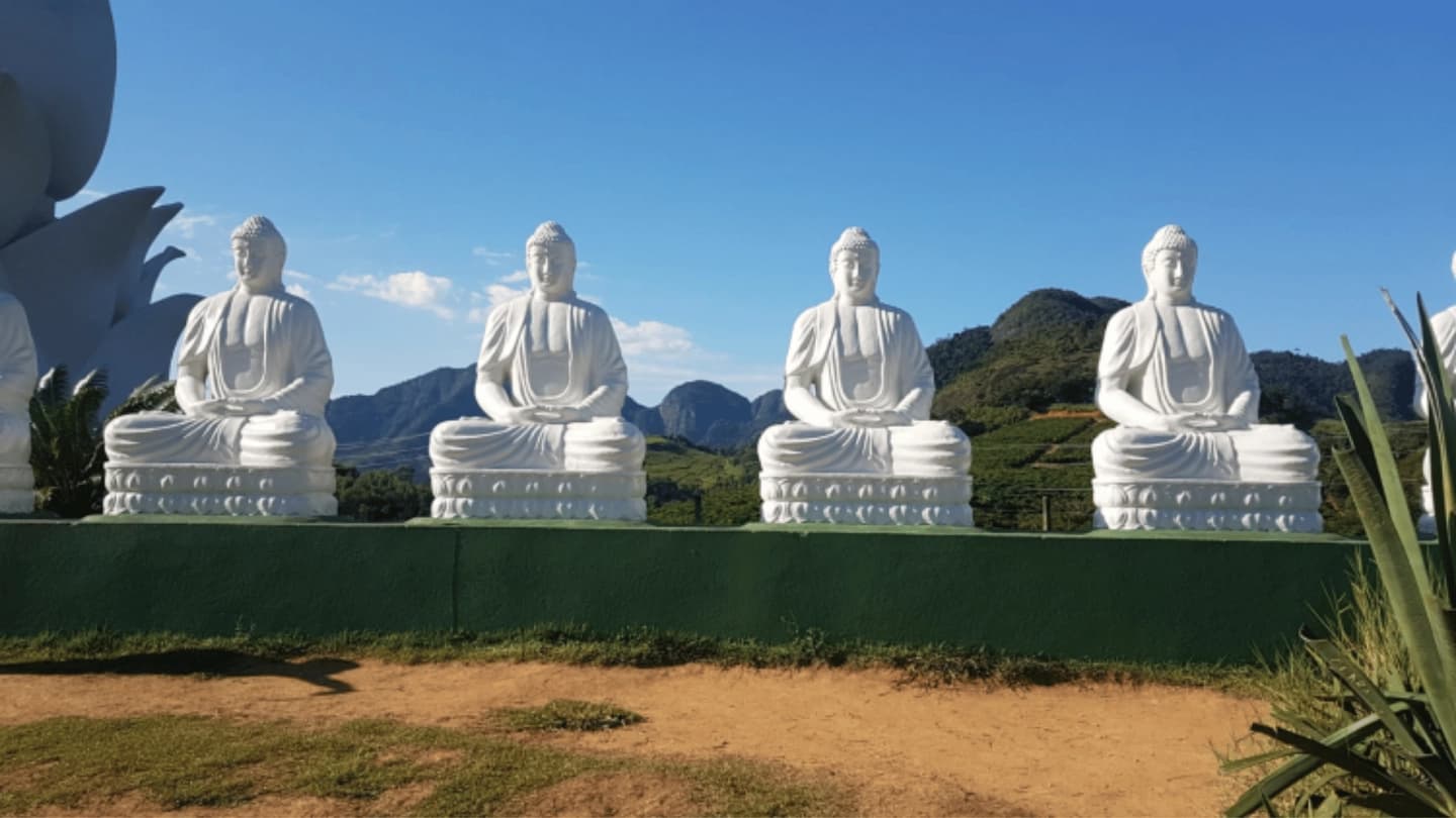 Tour por Buda Gigante en Ibiraçu Brasil