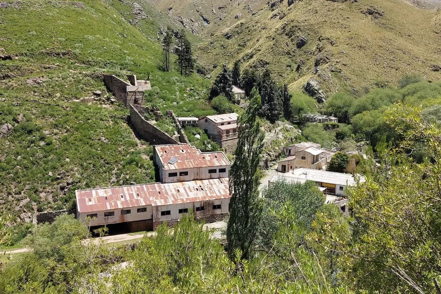 Trekking a Pueblo Escondido y Salto del Tigre desde Merlo