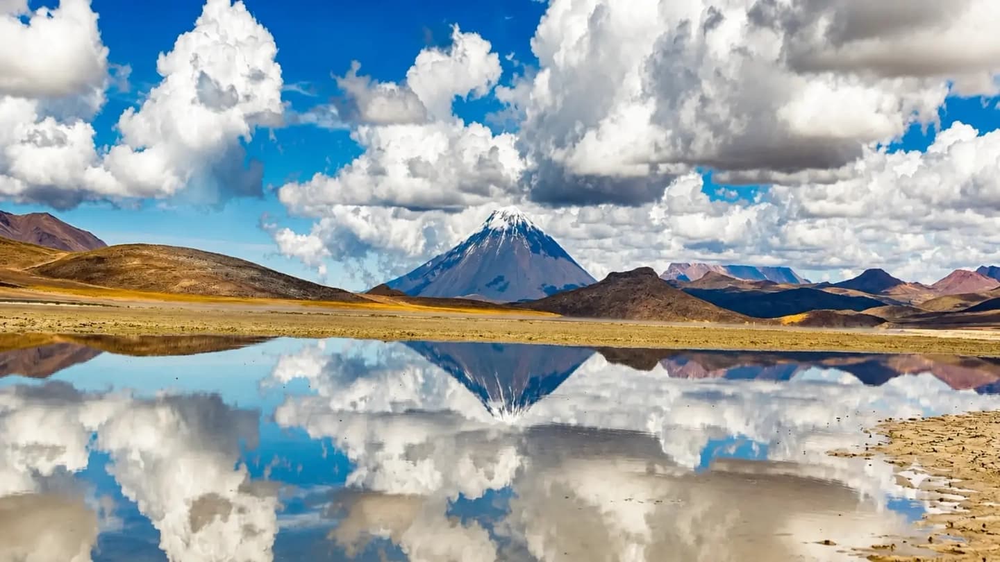 Laguna de Salinas y aguas termales de Lojen desde Arequipa