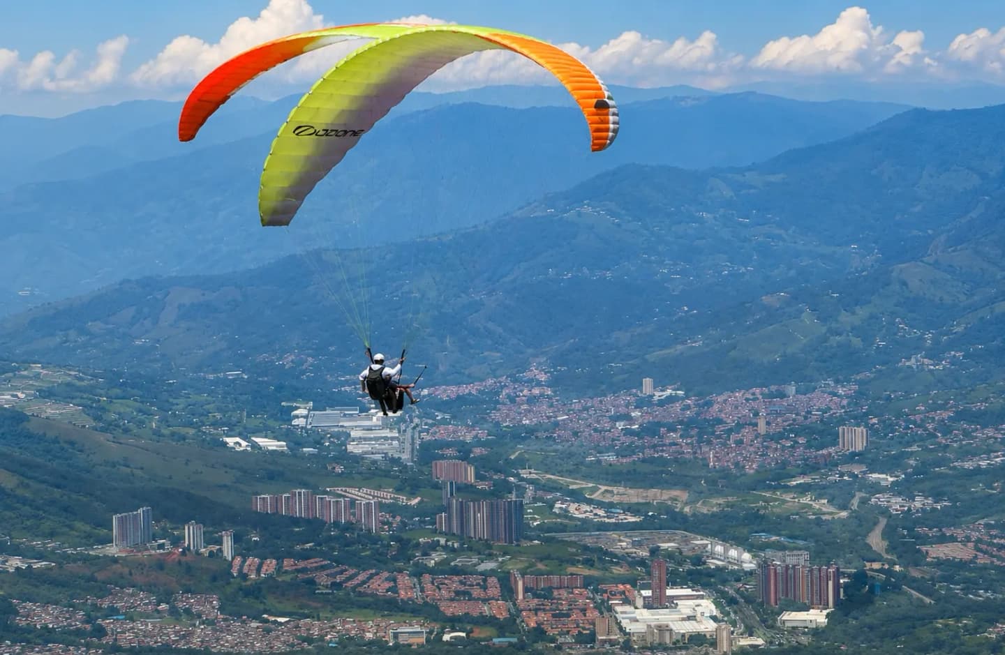 Vuelo en Parapente de 15 Minutos en Medellín