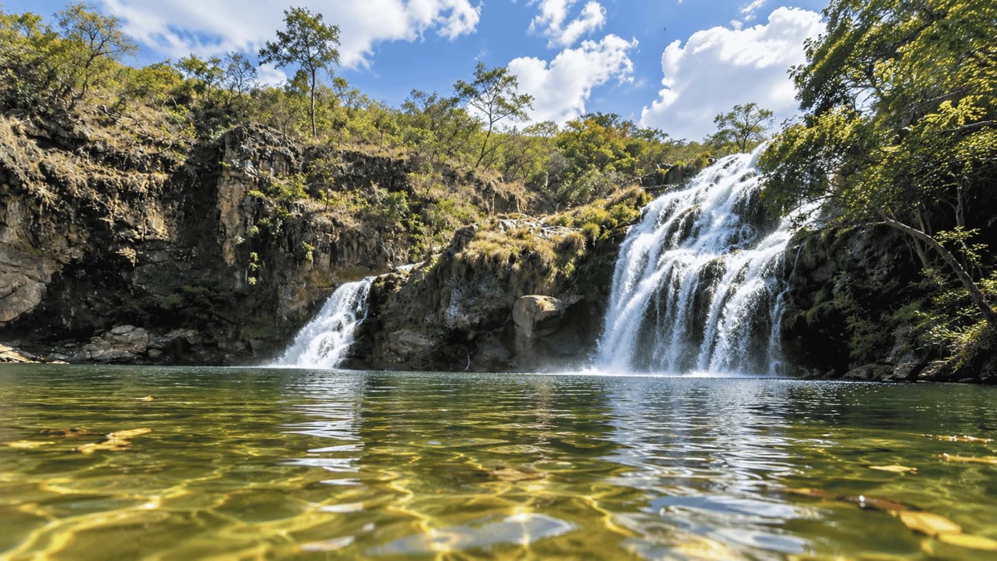 Tour en 4x4 a la Cascada Maria Augusta desde Capitólio