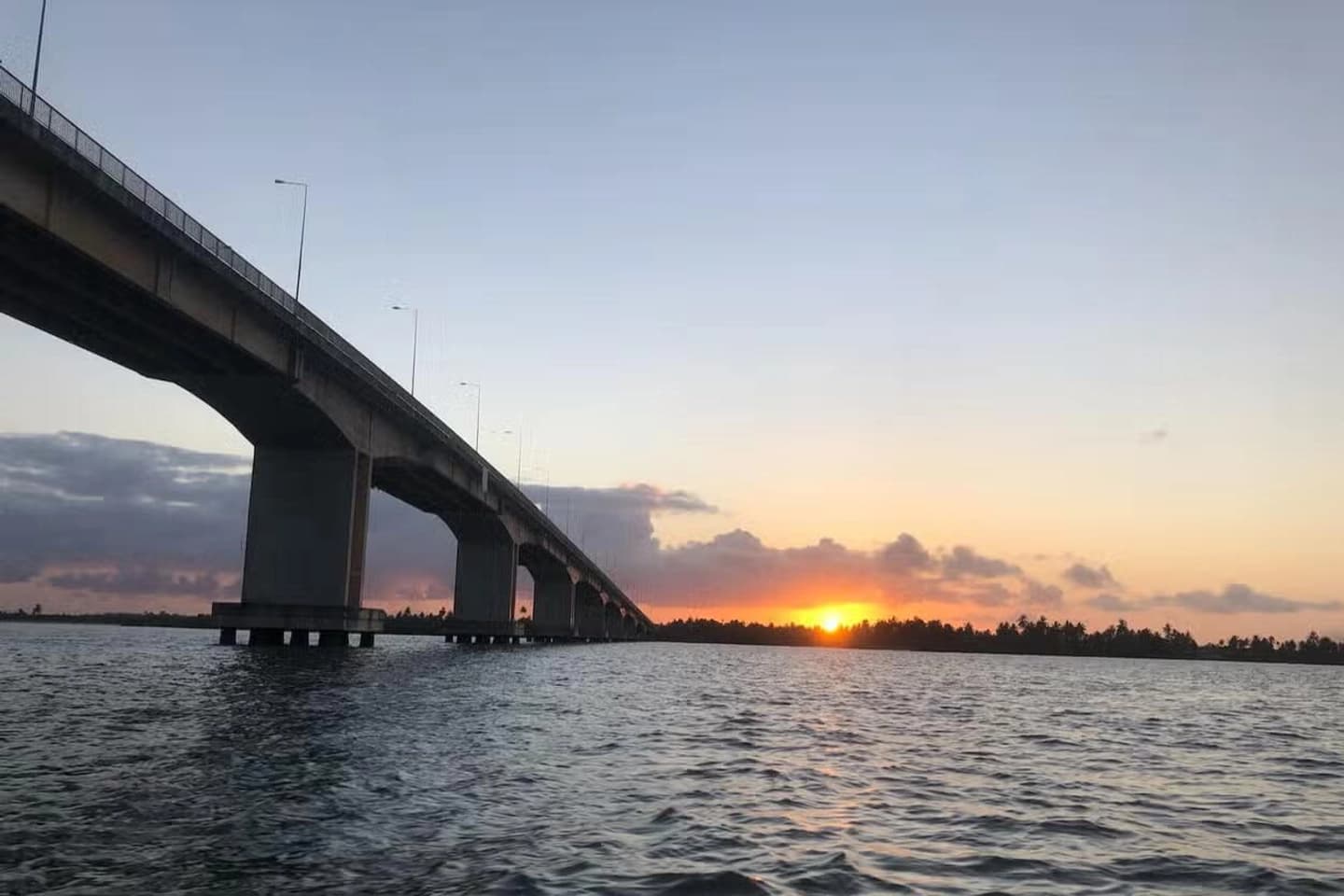 Paseo en lancha por Croa do Goré e Isla de los Enamorados al atardecer