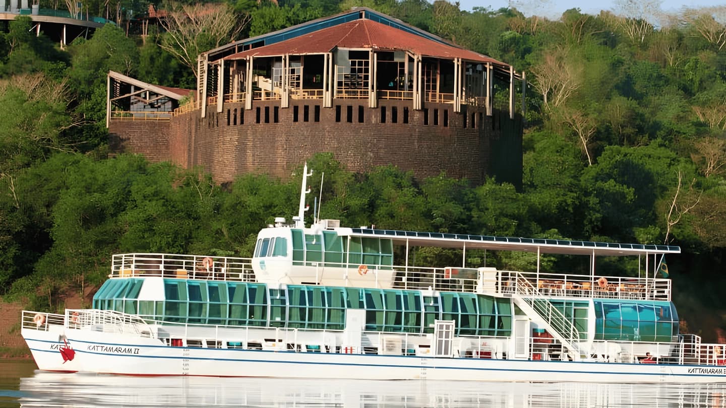 Kattamaram II Tour with Dinner in Foz do Iguaçu