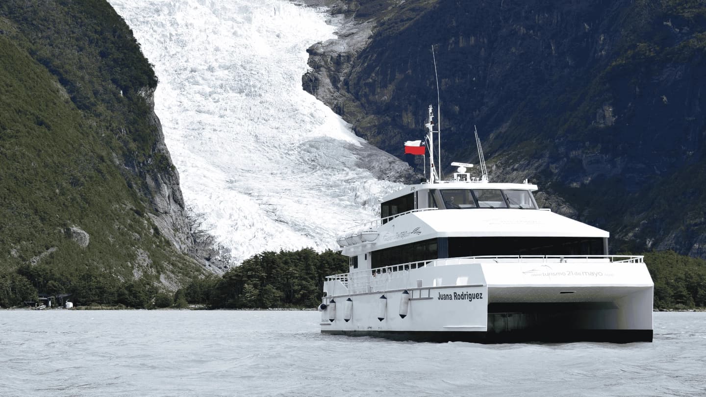 Navegación glaciares Balmaceda y Serrano con almuerzo desde Puerto Natales