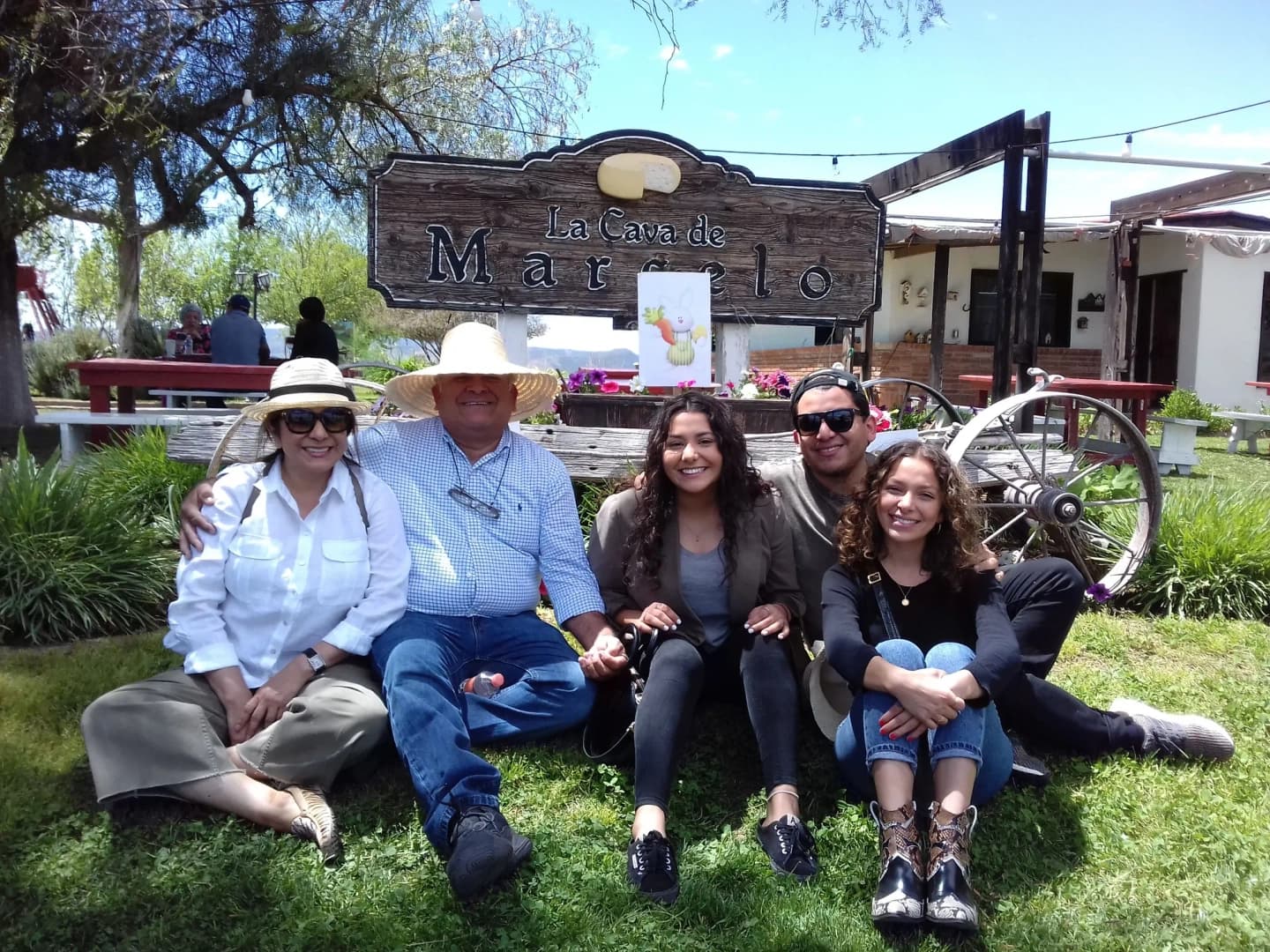 Tour de Vinos y Quesos Artesanales en el Valle de Ojos Negros, Ensenada