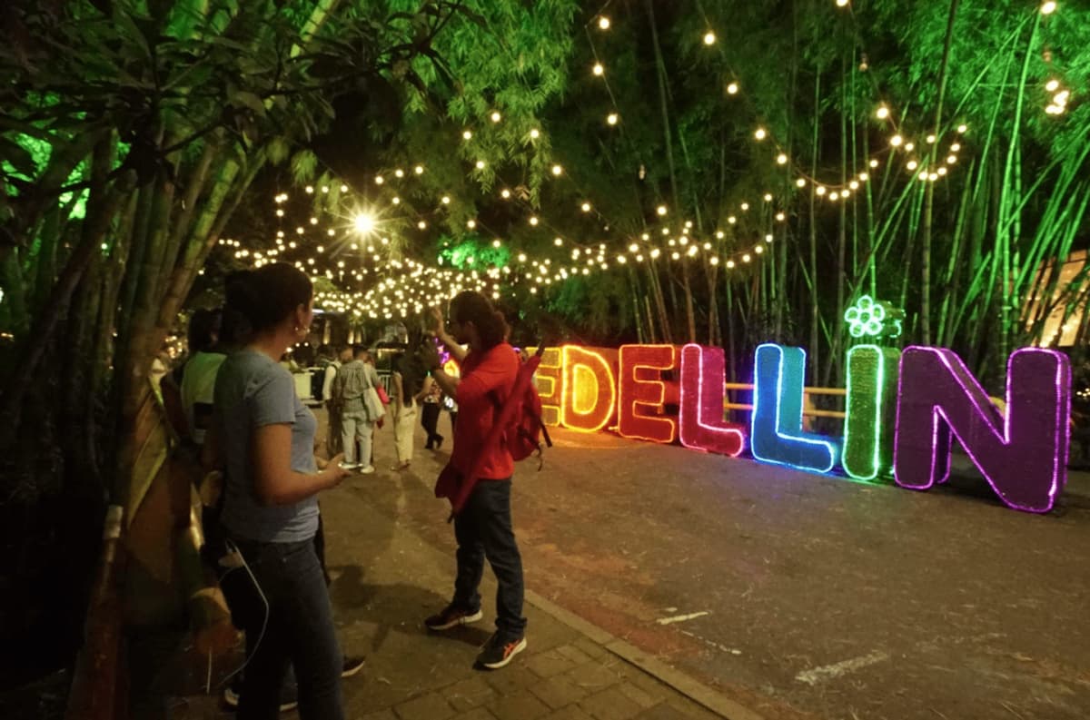 Tour a pé pelo bairro El Poblado em Medellín