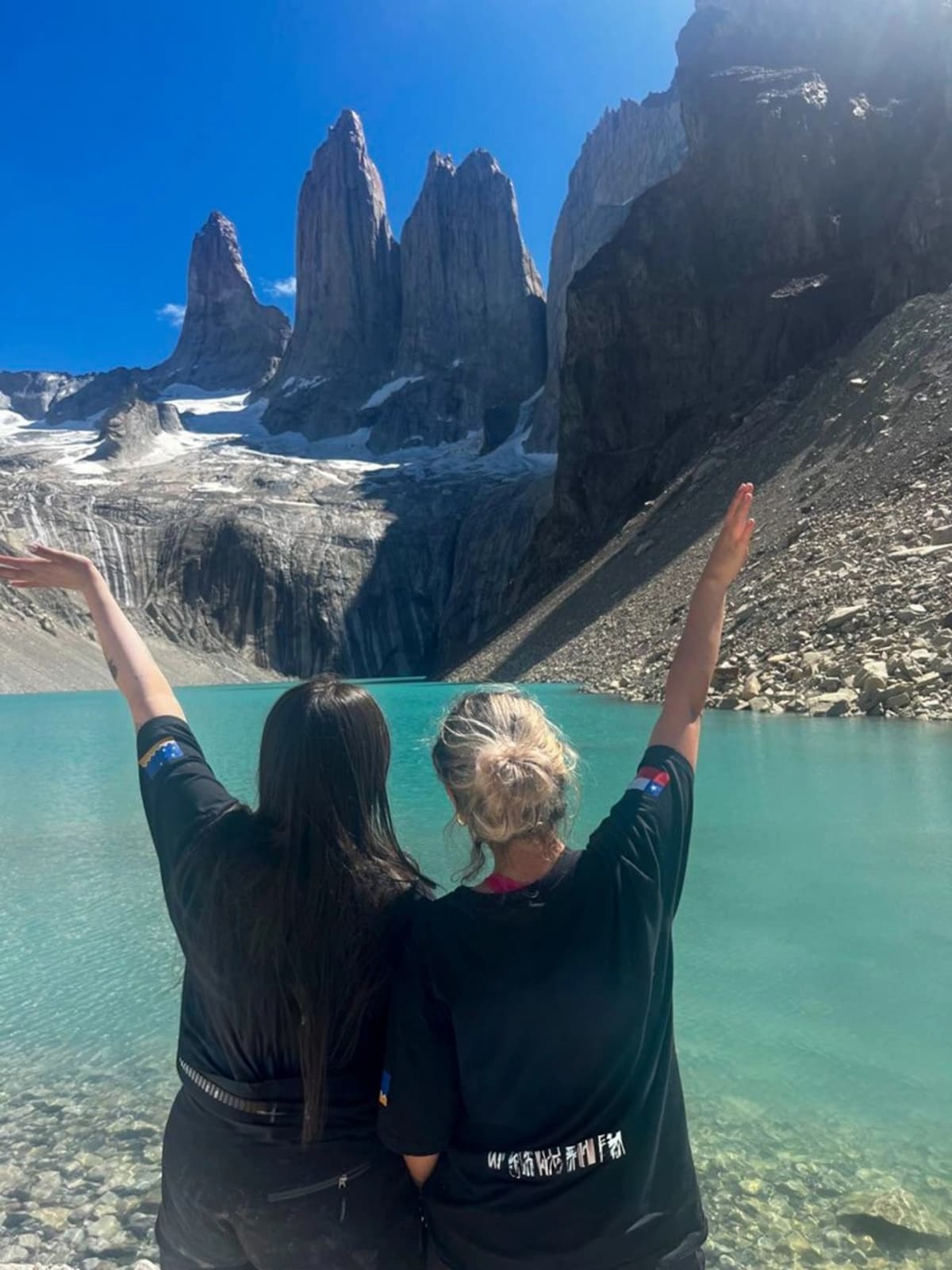 Trekking Base Torres Autoguiado con transporte en bus desde Puerto Natales