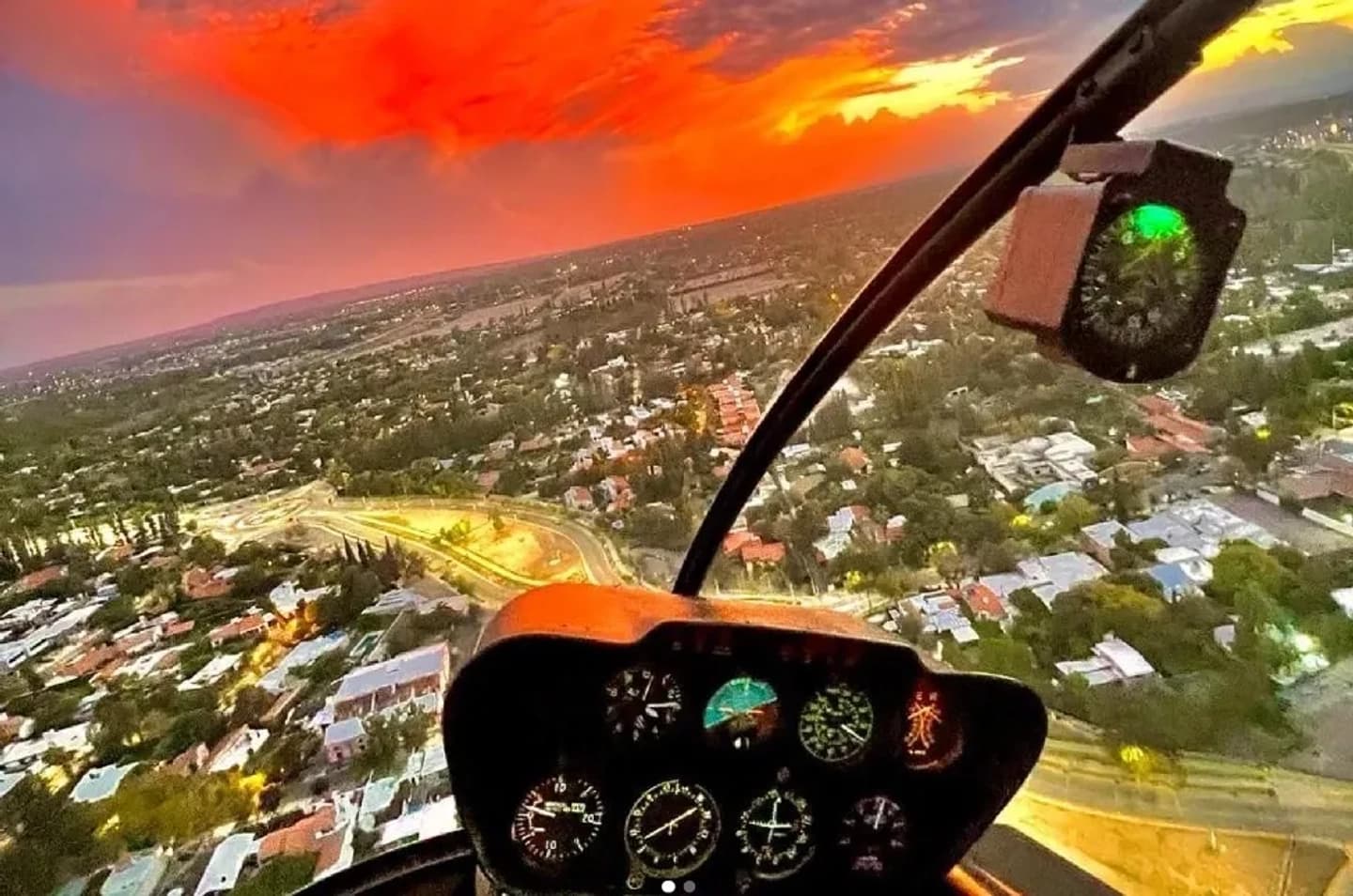 Explora la Ciudad Mendoza en Altura en Helicóptero
