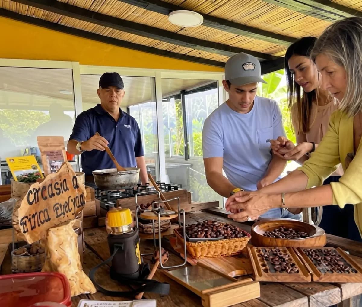Tour de Cacao en Quimbaya y visita a Filandia desde Salento