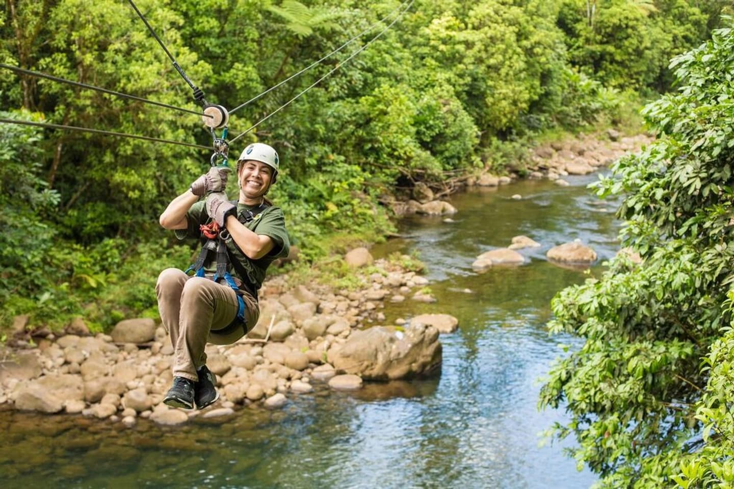 Tour al Bosque Lluvioso con tirolesa y bote por Rio Sarapiquí en San José