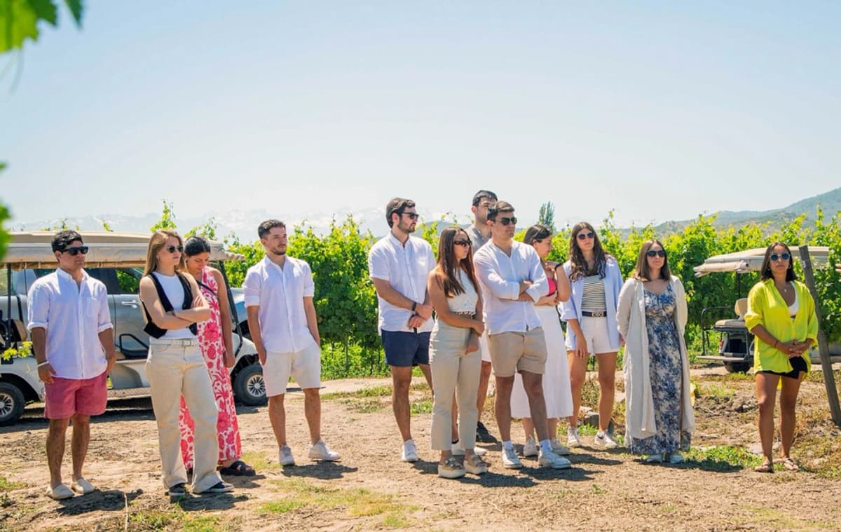 Tour Viñedos Centenarios: Historia y Vino en Viña Ravanal