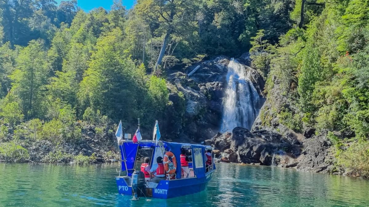 Aventura en Bote al Lago Chapo y sus Cascadas