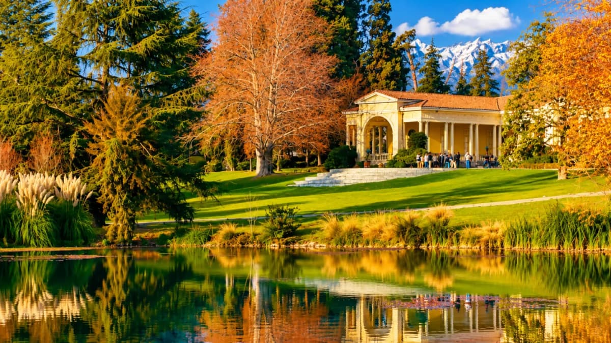 Premium Guided Tour to Viña Concha y Toro from Santiago