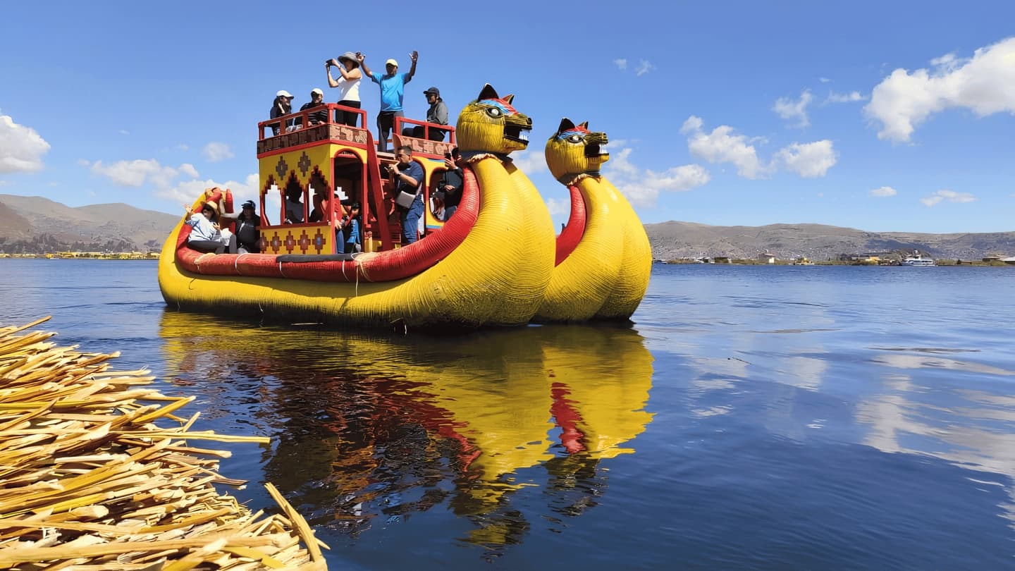 Floating Islands of the Uros Tour with Kayak Experience