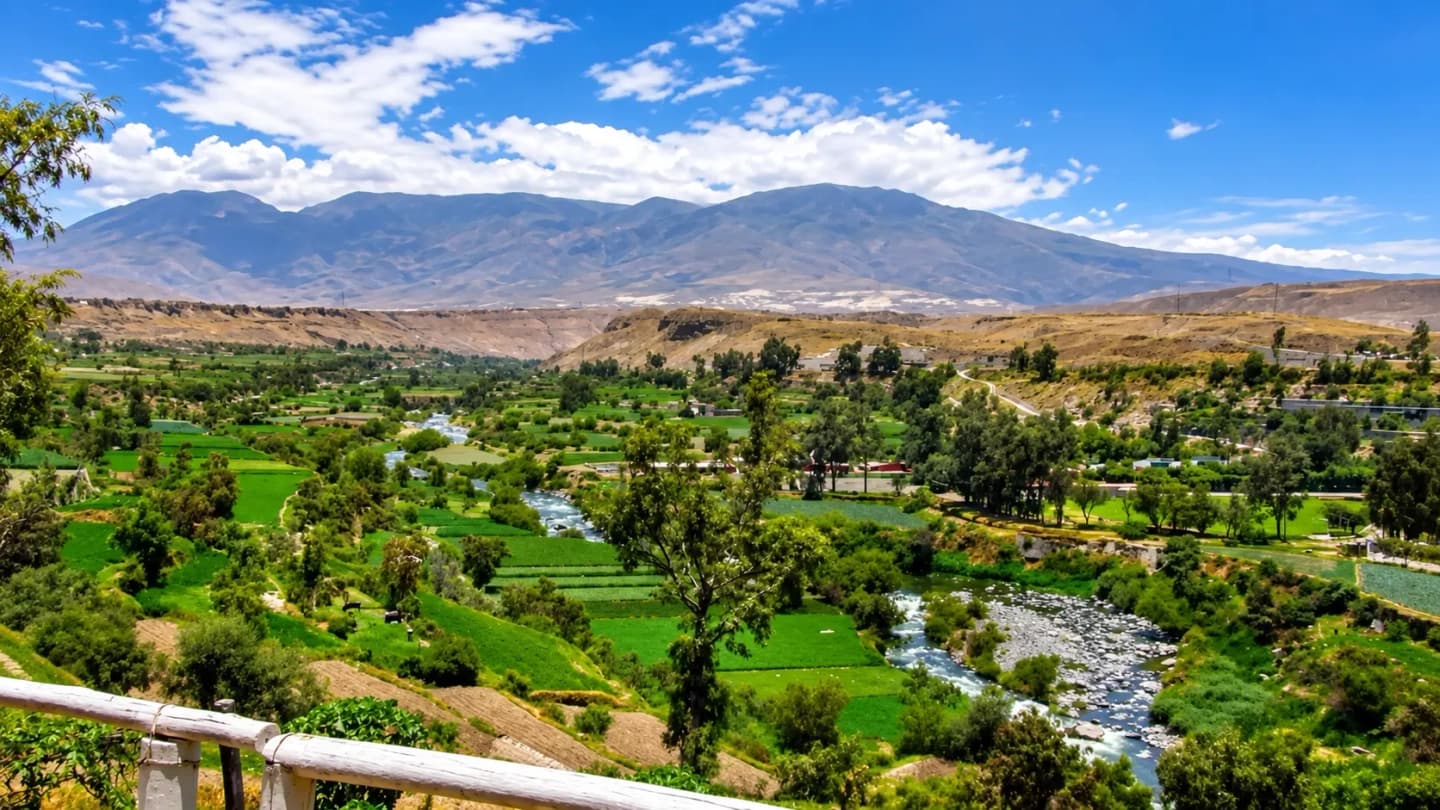 Panoramic Tour of Arequipa with Mirabus from Arequipa