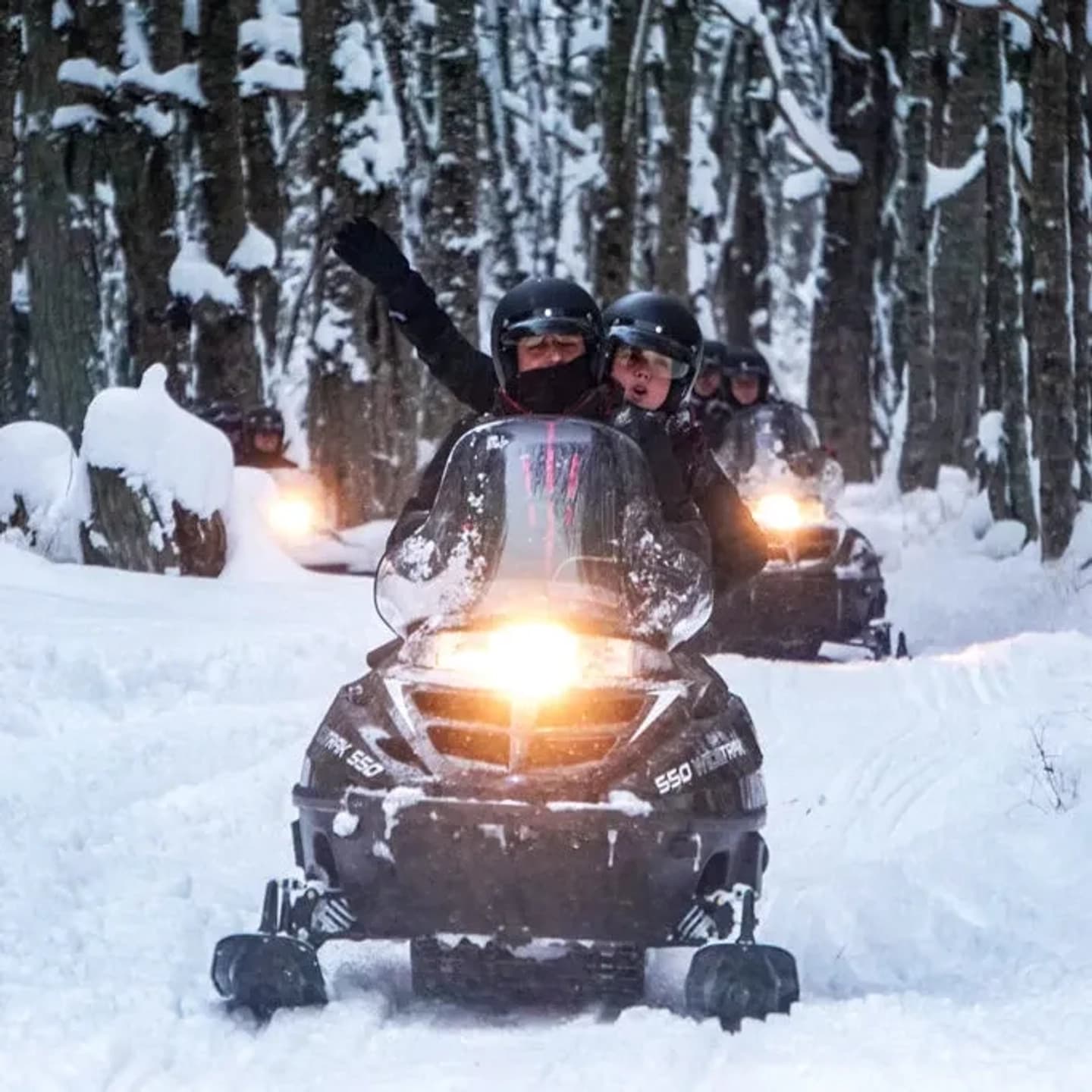 Moto y Raquetas de Nieve en Llanos del Castor
